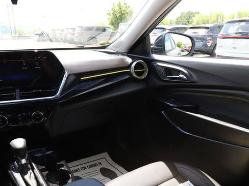 Used 2025 Chevrolet Trax ACTIV w/ Driver Confidence Package image 26