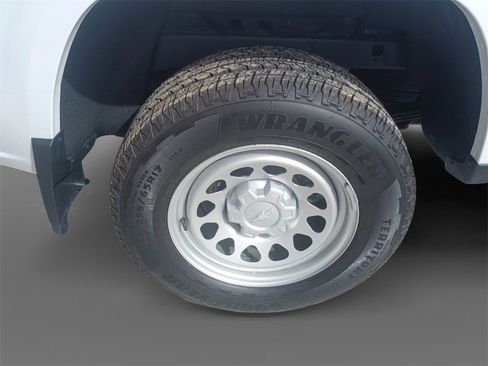 Used 2025 Chevrolet Colorado W/T w/ Advanced Trailering Package image 8