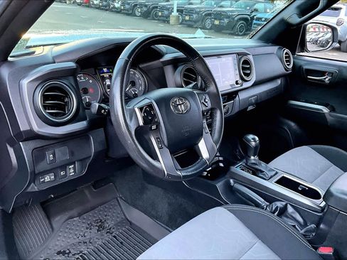 Certified 2023 Toyota Tacoma TRD Off-Road image 17