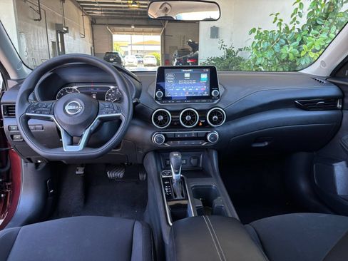 Used 2025 Nissan Sentra SV FWD image 27