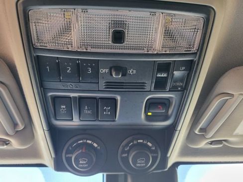 Used 2020 Toyota 4Runner TRD Off-Road Premium w/ Moonroof Package AWD/4WD image 20