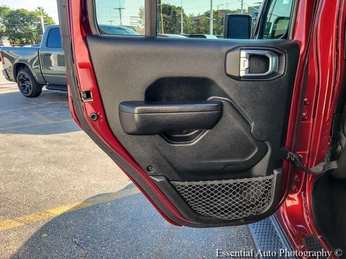 Used 2021 Jeep Wrangler Unlimited Rubicon AWD/4WD image 24