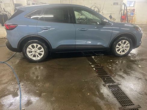 Used 2025 Ford Escape Active AWD/4WD image 5