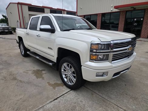 Used 2014 Chevrolet Silverado 1500 High Country w/ High Country Premium Package AWD/4WD image 3