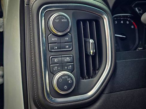 Used 2020 GMC Sierra 1500 Elevation w/ Elevation Value Package AWD/4WD image 15
