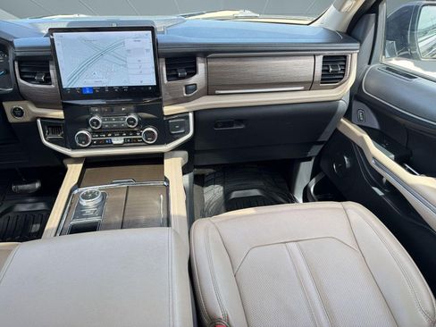Used 2024 Ford Expedition Max Limited image 29