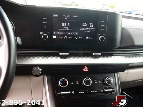 Certified 2024 Kia Carnival LX FWD image 21