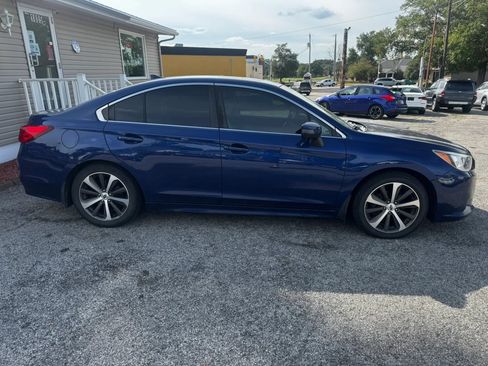 Used 2017 Subaru Legacy 2.5i Limited AWD/4WD image 4