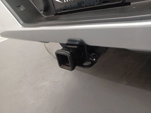 Used 2023 Chevrolet Silverado 1500 LT RWD image 11