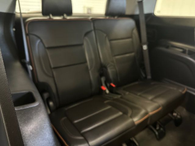 Used 2023 GMC Acadia AT4 w/ Technology Package AWD/4WD image 31