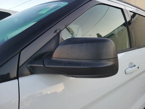 Used 2018 Ford Explorer XLT image 6