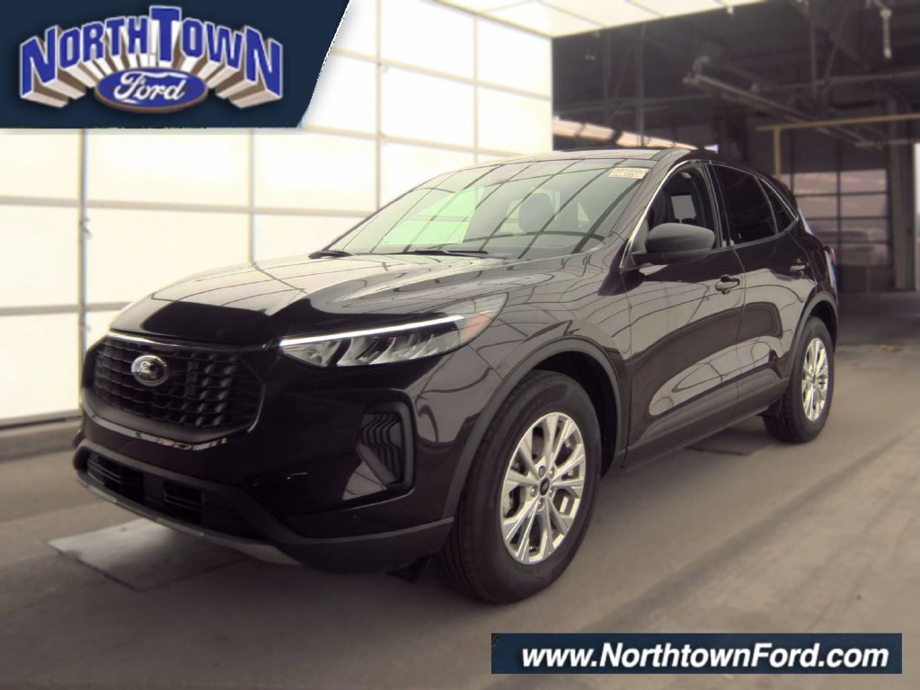 Used 2023 Ford Escape Active AWD/4WD image 1