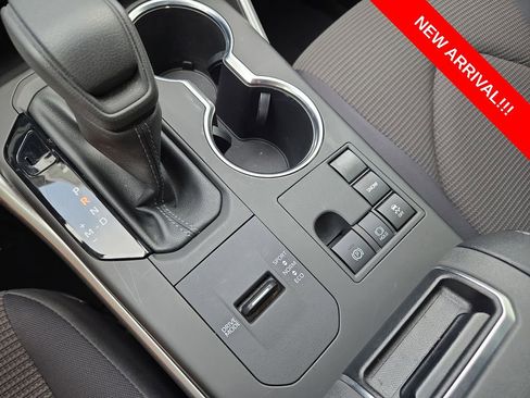 Used 2023 Toyota Highlander L FWD image 22