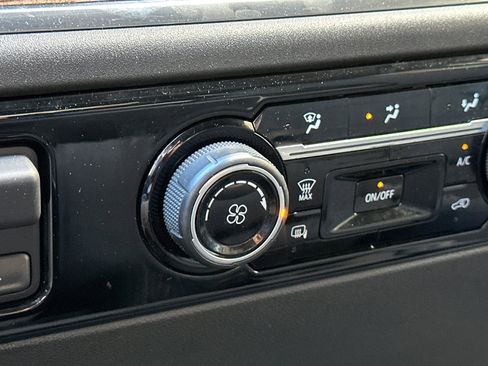 Used 2024 Chevrolet Silverado 2500 LT image 27