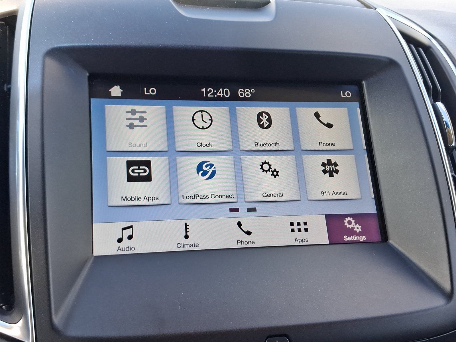 Used 2019 Ford Edge Titanium FWD image 16