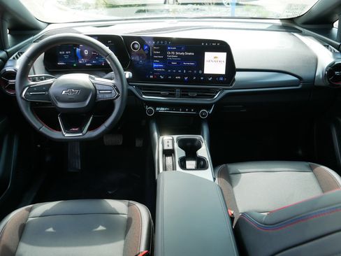 Used 2024 Chevrolet Equinox EV RS AWD/4WD image 10