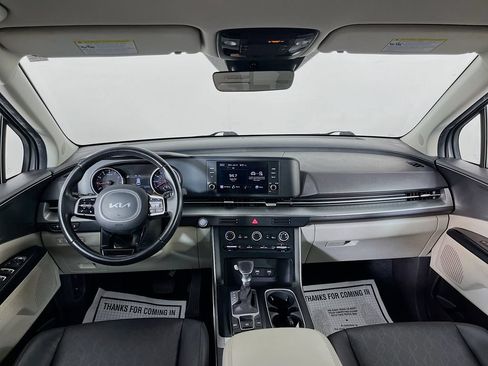 Used 2022 Kia Carnival LX FWD image 12
