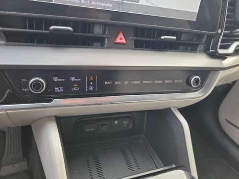 Used 2025 Kia Sportage EX AWD/4WD image 34