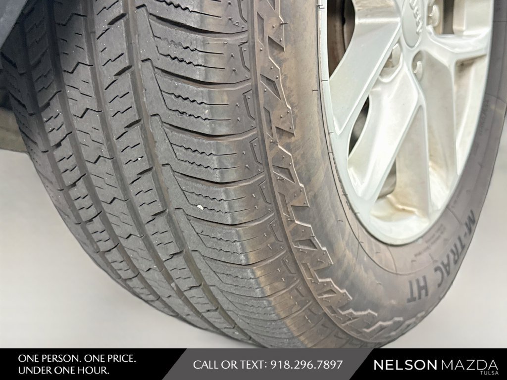Used 2023 Jeep Grand Cherokee L Laredo AWD/4WD image 9
