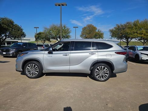 Used 2021 Toyota Highlander Platinum image 8