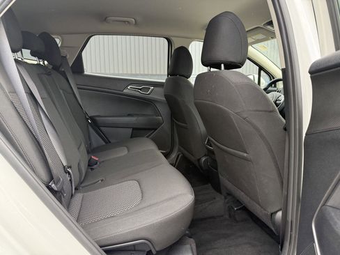 Used 2025 Kia Sportage LX FWD image 11