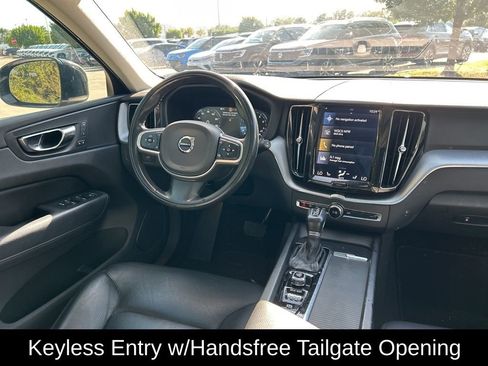 Used 2020 Volvo XC60 T5 Momentum image 9