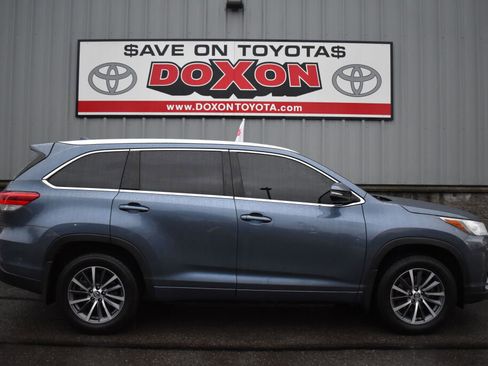 Certified 2017 Toyota Highlander SE image 8