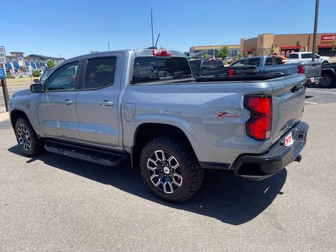 Used 2023 Chevrolet Colorado Z71 w/ Z71 Convenience Package 2 AWD/4WD image 3