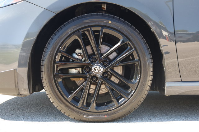 Used 2025 Toyota Camry SE FWD image 9