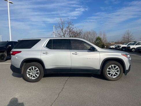 Used 2019 Chevrolet Traverse LS image 9