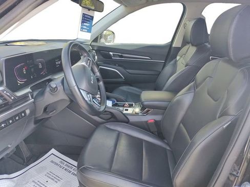 Used 2025 Kia Telluride S image 9