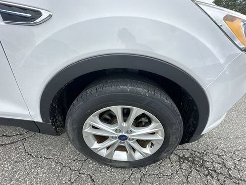 Used 2017 Ford Escape SE AWD/4WD image 20