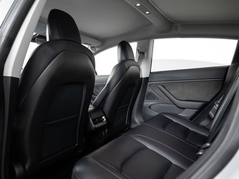 Used 2018 Tesla Model 3 Long Range image 19