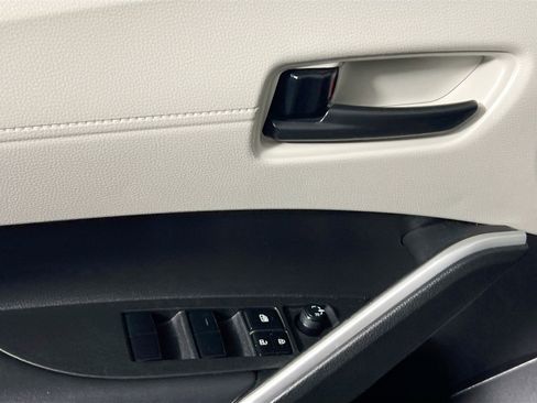 Used 2022 Toyota Corolla Cross LE FWD image 16