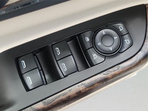Used 2020 GMC Acadia Denali w/ Trailering Package FWD image 18