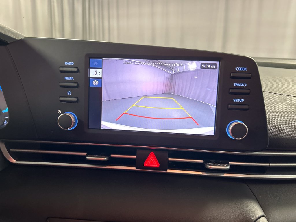 Used 2025 Hyundai Elantra SE FWD image 16