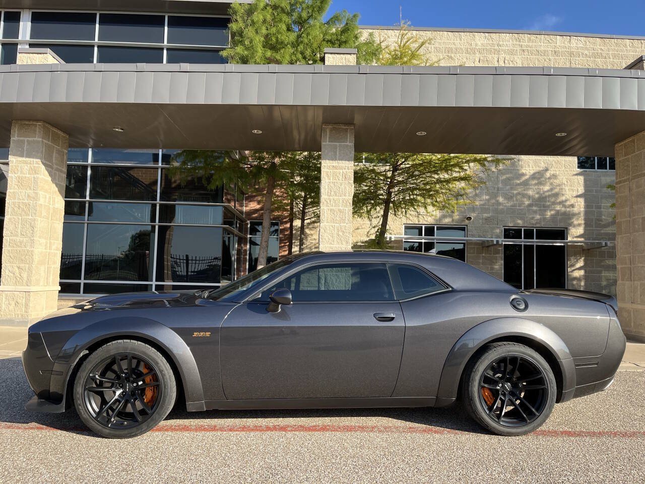 Used 2022 Dodge Challenger R/T Scat Pack RWD image 4