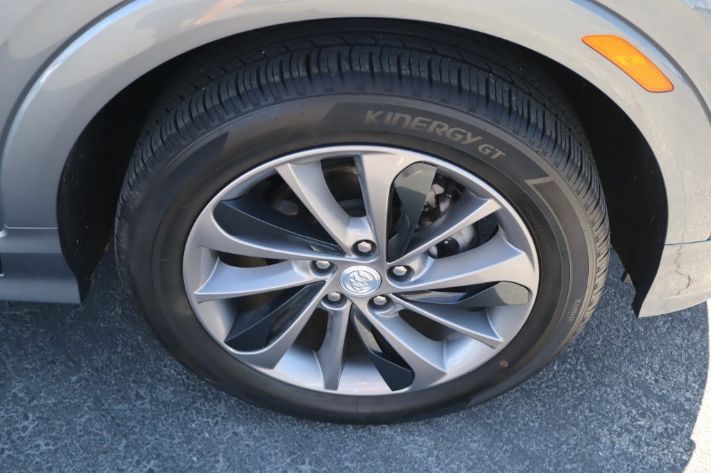 Used 2022 Buick Encore GX Select w/ Sport Touring Package FWD image 17