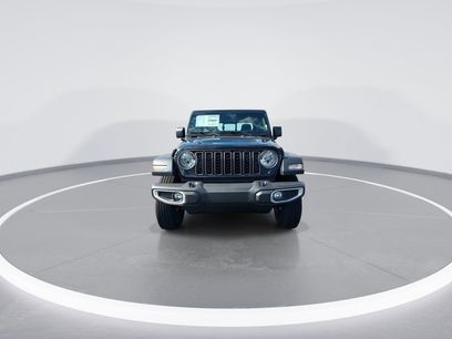 New 2026 Jeep Gladiator Sport