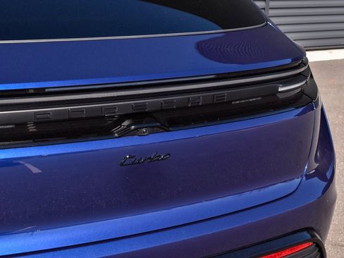 Certified 2025 Porsche Macan Turbo Electric image 37