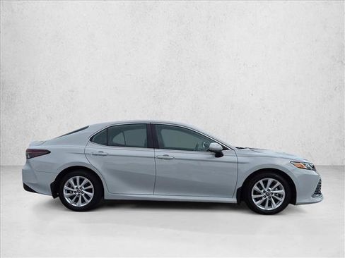 Used 2024 Toyota Camry LE FWD image 4