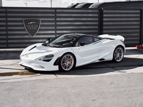 Used 2024 McLaren 750S RWD image 5