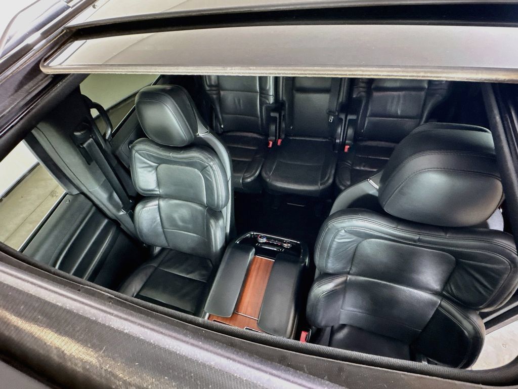 Used 2021 Lincoln Navigator L Reserve AWD/4WD image 27