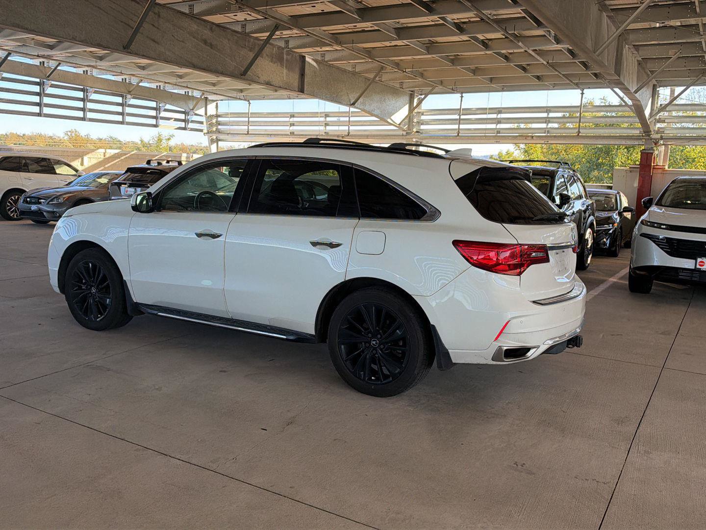 Used 2019 Acura MDX w/ Advance Package AWD/4WD image 3