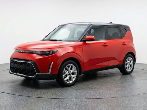 Used 2025 Kia Soul LX w/ LX Technology Package FWD image 3