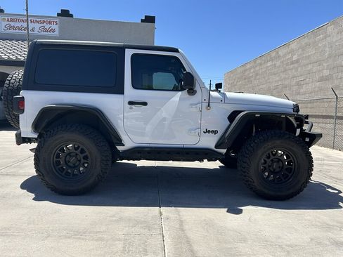 Used 2022 Jeep Wrangler Sport AWD/4WD image 7
