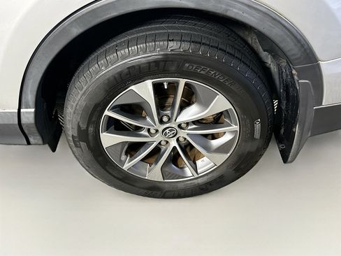 Used 2016 Toyota RAV4 XLE AWD/4WD image 11