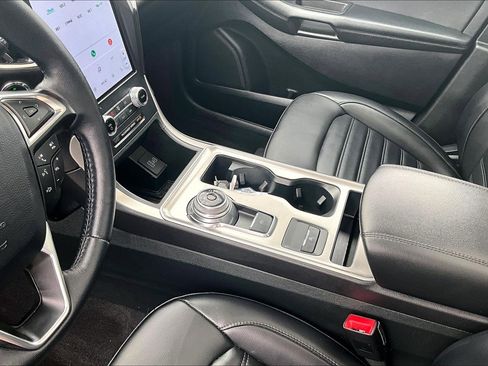 Used 2024 Ford Edge SEL w/ Convenience Package image 15