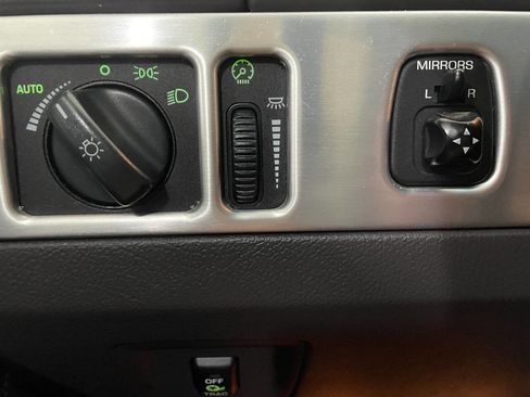 Used 2002 Ford Thunderbird Deluxe image 27