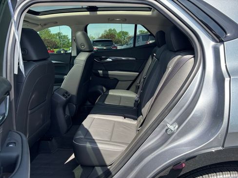 Used 2021 Buick Envision Essence w/ Technology Package I FWD image 19